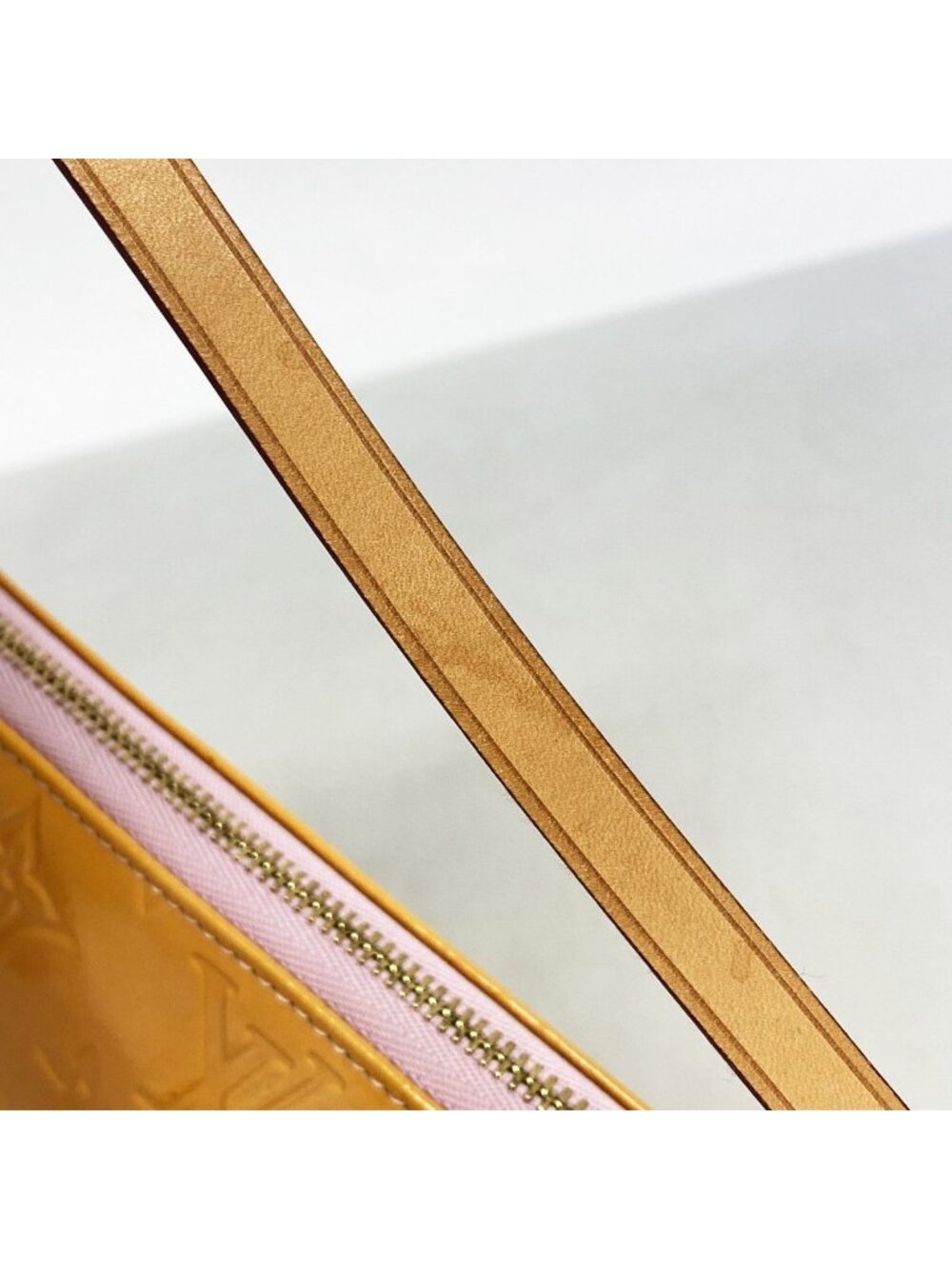 Louis Vuitton Pouch Vernis Lexington Marshmallow Pink - Picture 7 of 9